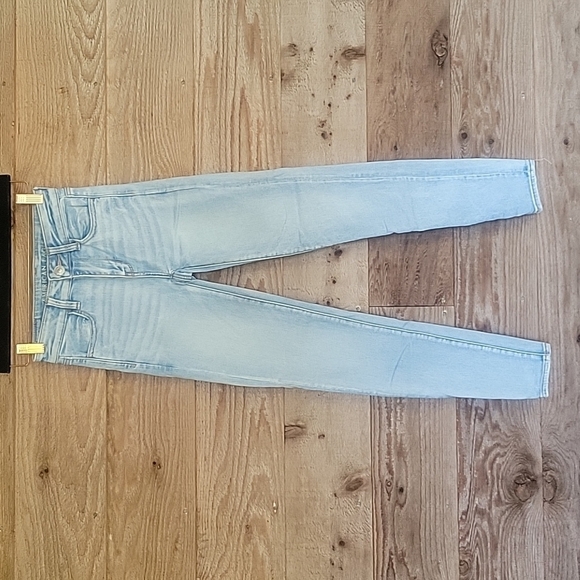 American Eagle Hi Rise Jegging Light Wash Denim Size 00 - Picture 1 of 7